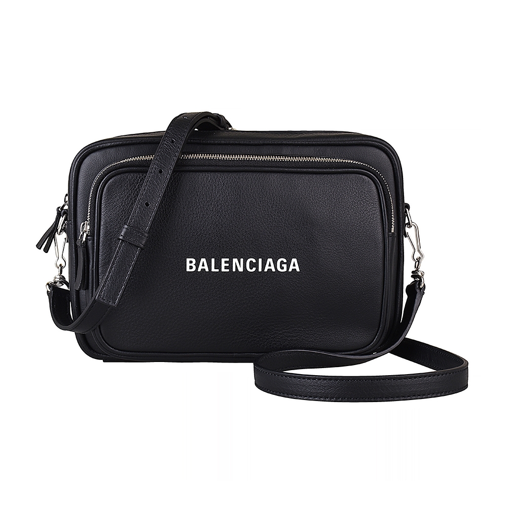 BALENCIAGA 巴黎世家EVERYDAY白字LOGO牛皮拉鍊斜背相機包(黑)