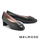 高跟鞋 MELROSE 內斂質感壓紋條帶羊皮粗高跟鞋－黑 product thumbnail 1