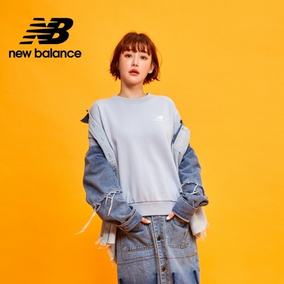 【New Balance】 SDS圓領英文標語長袖上衣_女性_天空藍_AWT33317LAY