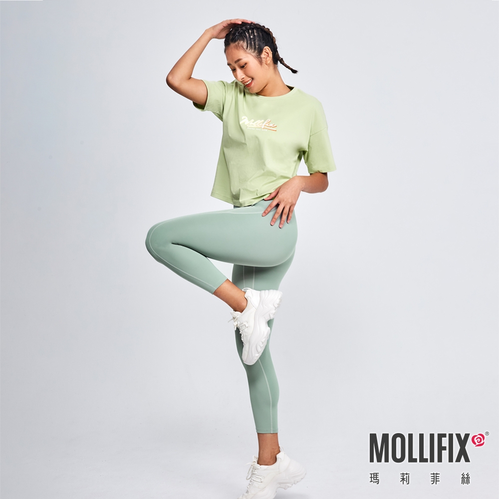 Mollifix 瑪莉菲絲 活力LOGO圓領短袖T恤 (酪梨綠)、瑜珈服、背心、T恤