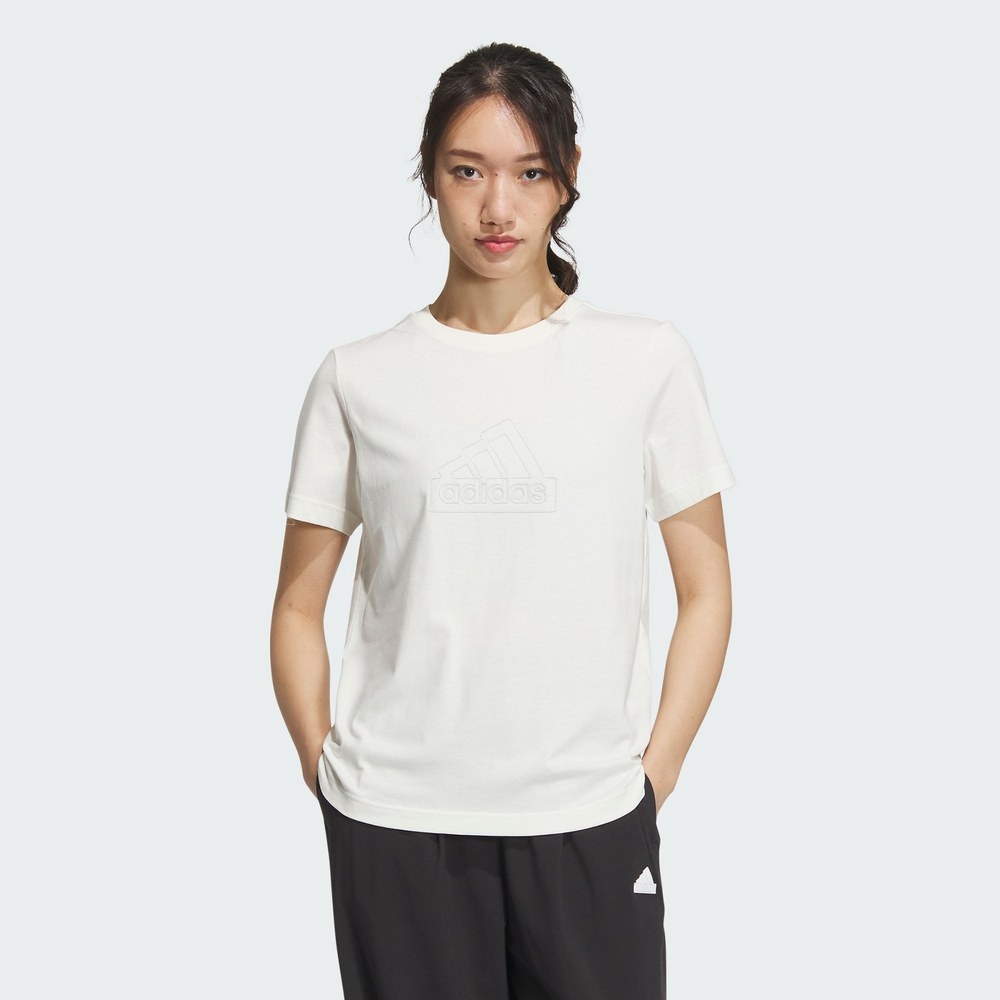 ADIDAS TECH  BOS TEE 女短袖上衣-白-IM8840