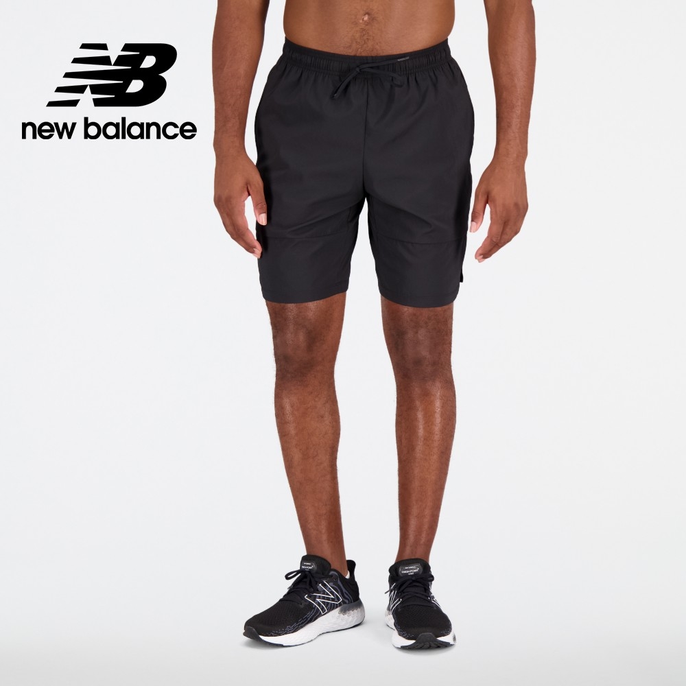 [New Balance]吸濕排汗9吋平織短褲_男性-黑色_黑色_AMS31014BK