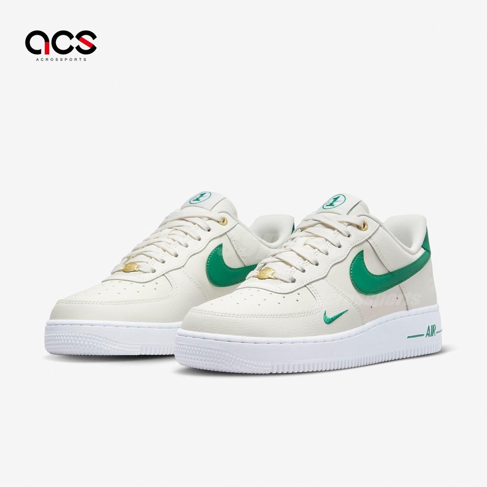 Nike 休閒鞋Wmns Air Force 1 07 SE 女鞋男鞋白綠AF1 金扣小綠勾DQ7582