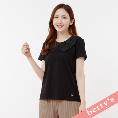 betty’s貝蒂思　可愛蕾絲雲朵桃領素色T-shirt(黑色)