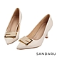 山打努SANDARU-跟鞋 尖頭水鑽拼接方塊中跟包鞋-米白 product thumbnail 1