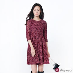 KeyWear奇威名品    優雅刺繡蕾絲七分袖洋裝-暗紅色