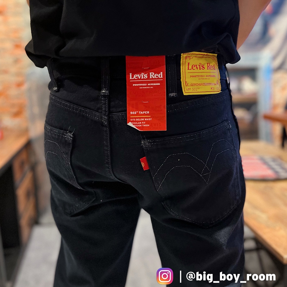 Levis Red 工裝手稿風復刻再造男款上寬下窄502 Taper牛仔褲黑色基本款