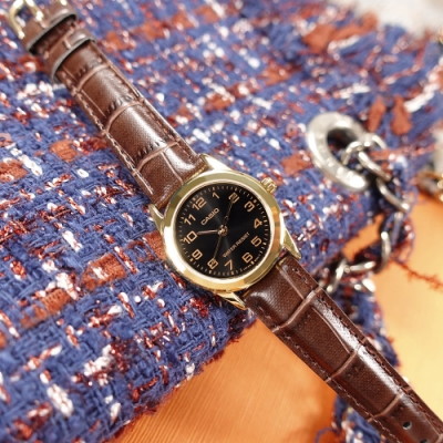CASIO 卡西歐 簡約典雅 數字刻度 壓紋皮革手錶 黑x金框x深褐 LTP-V001GL-1B 25mm