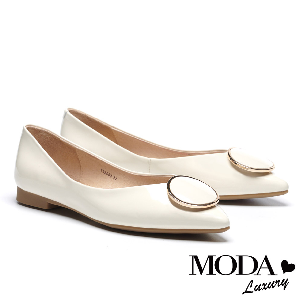 低跟鞋 MODA Luxury 日常亮面圓形飾釦全真皮尖頭低跟鞋－白