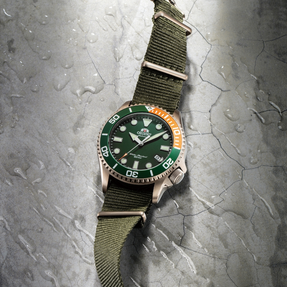 ORIENT 東方錶 WATER RESISTANT系列 200m潛水錶 鋼帶款 綠色 RA-AC0K04E - 43.4mm