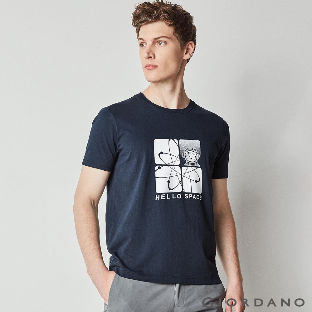 GIORDANO  男裝太空系列棉質印花T恤-02 標誌海軍藍