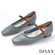 DIANA 2.5cm霧面摩根粉皮料撞色皮帶釦飾瑪麗珍低跟鞋-粉藍晶 product thumbnail 1