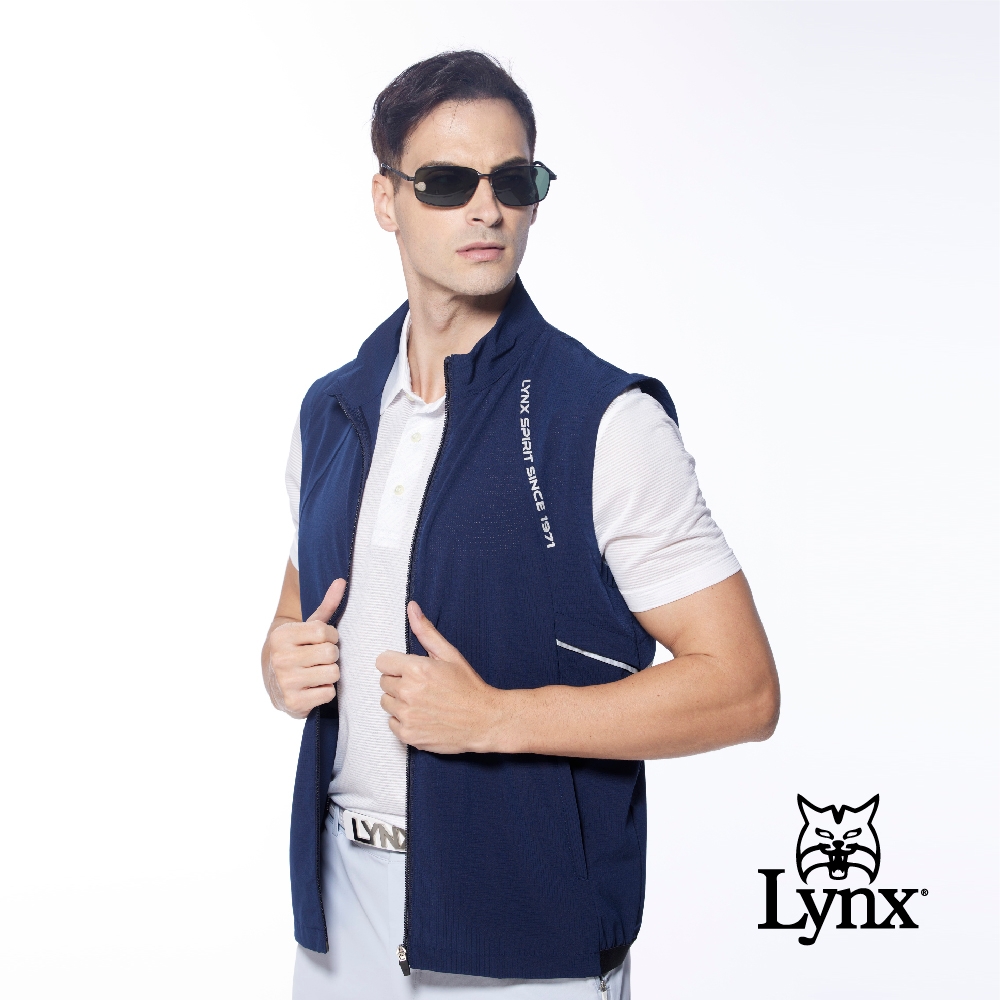 【Lynx Golf】男款吸排透氣易溶紗3M反光印花網布剪接拉鍊口袋無袖背心-深藍色