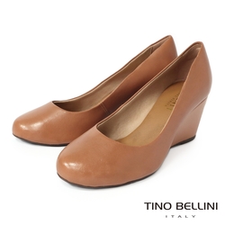 Tino Bellini 巴西進口復古典雅圓頭牛皮楔型跟鞋-棕