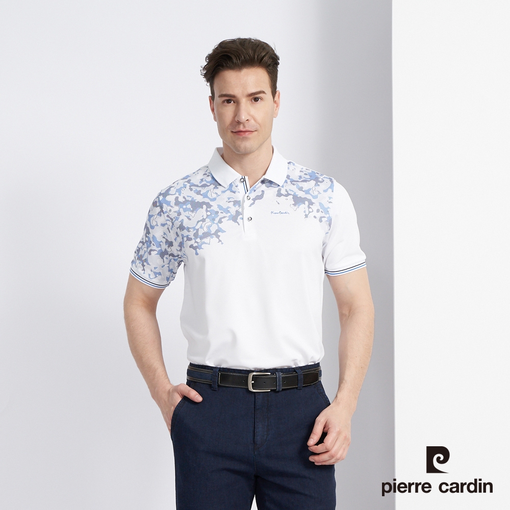 Pierre Cardin皮爾卡登 男裝 吸濕排汗胸前數位印花短袖Polo衫-白色(5227204-90)