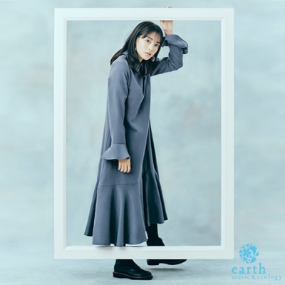 earth music 廣瀨鈴企劃款-格紋/素面分層式下擺喇叭袖拼接洋裝