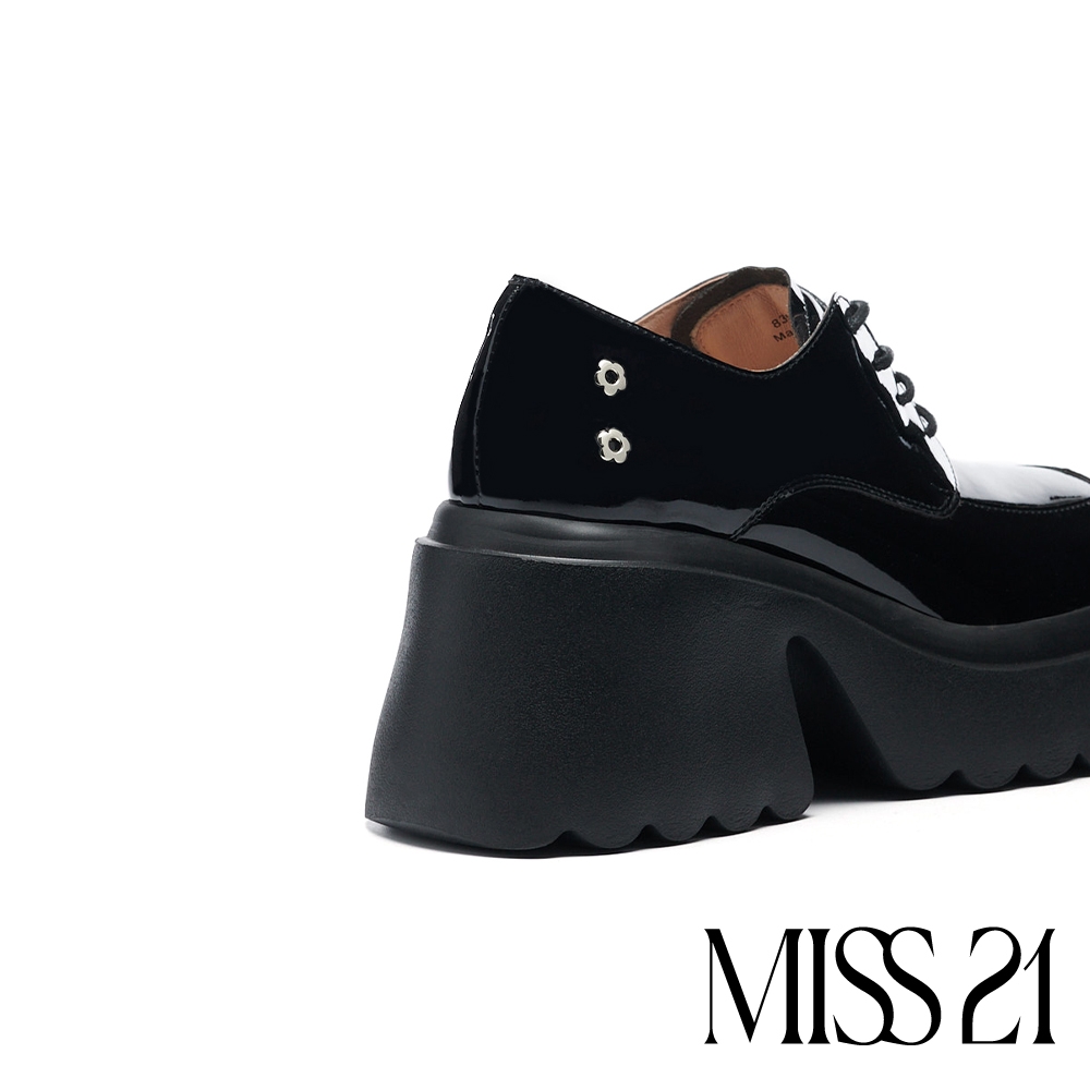 厚底鞋MISS 21 極簡風花花釦綁帶高跟大頭厚底鞋－黑| 牛津紳士鞋