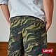 Levis 男款 休閒短褲 水波紋迷彩 潮流Logo扣頭腰帶 product thumbnail 1