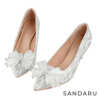 山打努SANDARU-跟鞋 蕾絲造型蝶結珠光中跟包鞋-銀