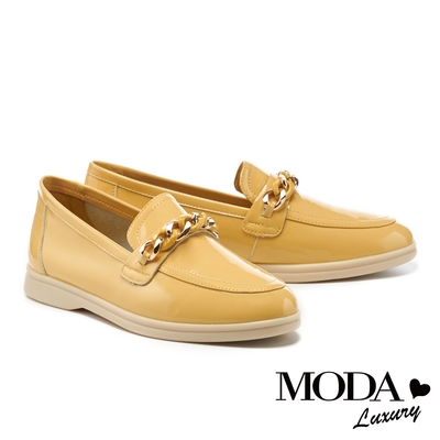 低跟鞋 MODA Luxury 經典時尚漆皮鏈條全真皮樂福低跟鞋－黃