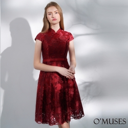 OMUSES 蕾絲刺繡紅色旗袍短禮服