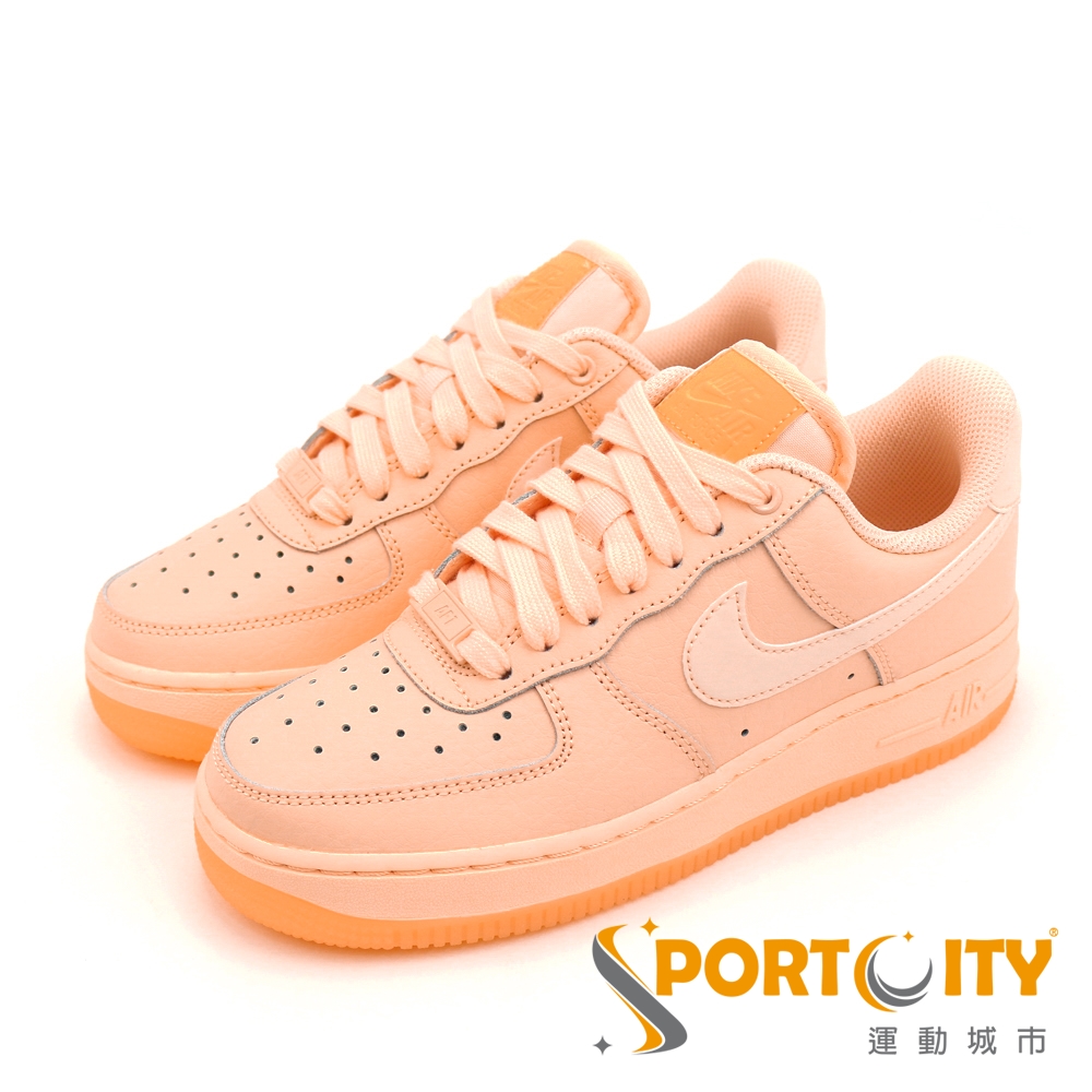 NIKE AIR FORCE 1 '07 女休閒鞋 粉橘 AO2132800