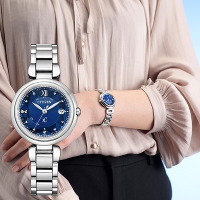 CITIZEN 星辰 XC 限量 日本藍 鈦金屬光動能電波萬年曆女錶 套錶 ES9460-53N