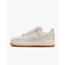 NIKE WMNS AIR FORCE 1 07 LX 女休閒運動鞋-灰白-DZ2708001