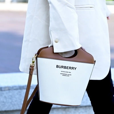 BURBERRY 巴寶莉 Pocket 帆布手提斜背兩用水桶包(咖邊)