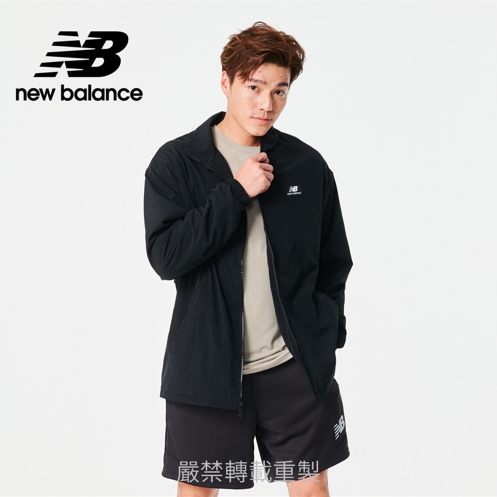 [New Balance]大字母Logo立領風衣外套_中性_黑色_UJ23502BK