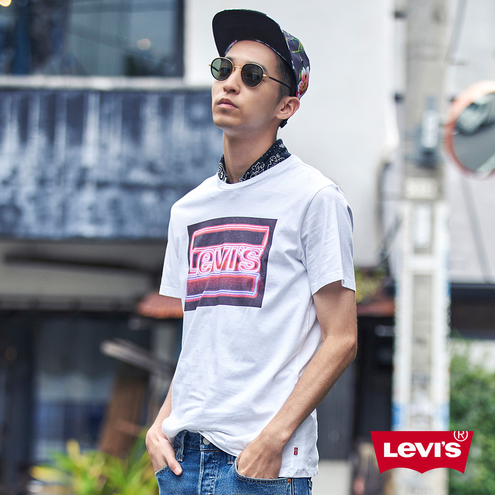 Levis 男款 短袖T恤 翻玩夏日Logo T 復古霓虹燈Logo