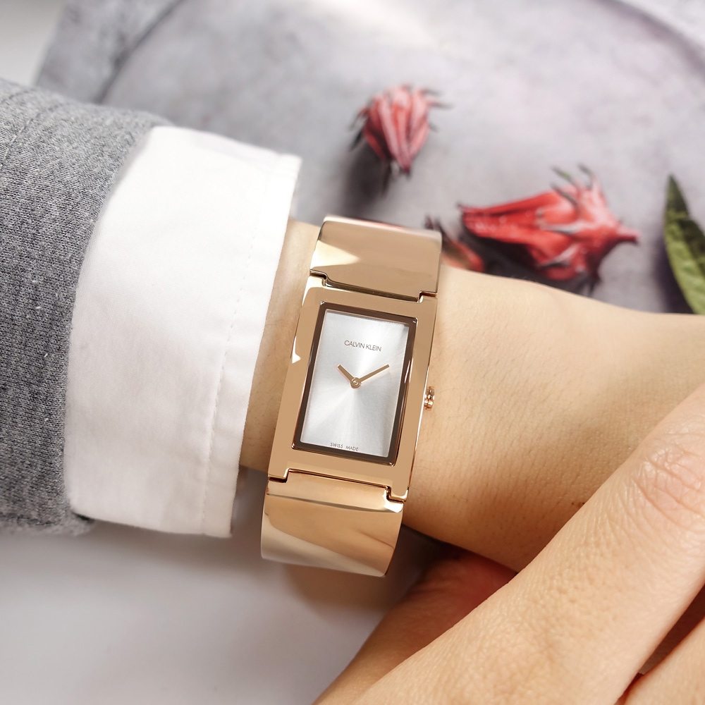 CK / 極簡風格 方型復古 細緻迷人 不鏽鋼手環式指針腕錶-銀x鍍玫瑰金/22mm