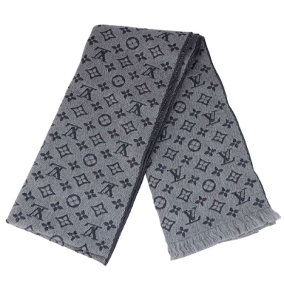 Shop Louis Vuitton Monogram classic scarf (M70520) by 碧aoi