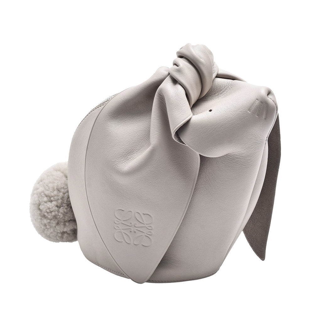 LOEWE BUNNY BAG品牌LOGO壓印兔子造型小牛皮手拿/斜背包(灰色) | 歐系精品包/配件 | Yahoo奇摩購物中心