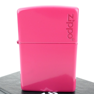 ZIPPO 美系~Frequency Hot Pink-桃紅色烤漆-LOGO字樣打火