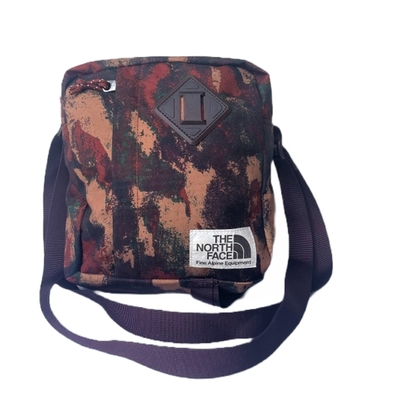 The North Face 北臉 側背包 斜背包 小包 運動包 BERKELEY CROSSBODY 咖啡紫 NF0A52VTOSO