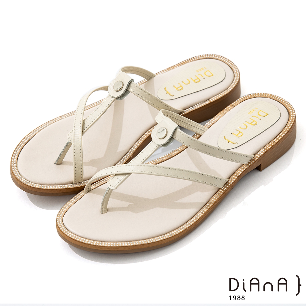 DIANA 2.5cm 質感壓紋羊皮幾何線條夾腳涼拖鞋-簡約優雅-米