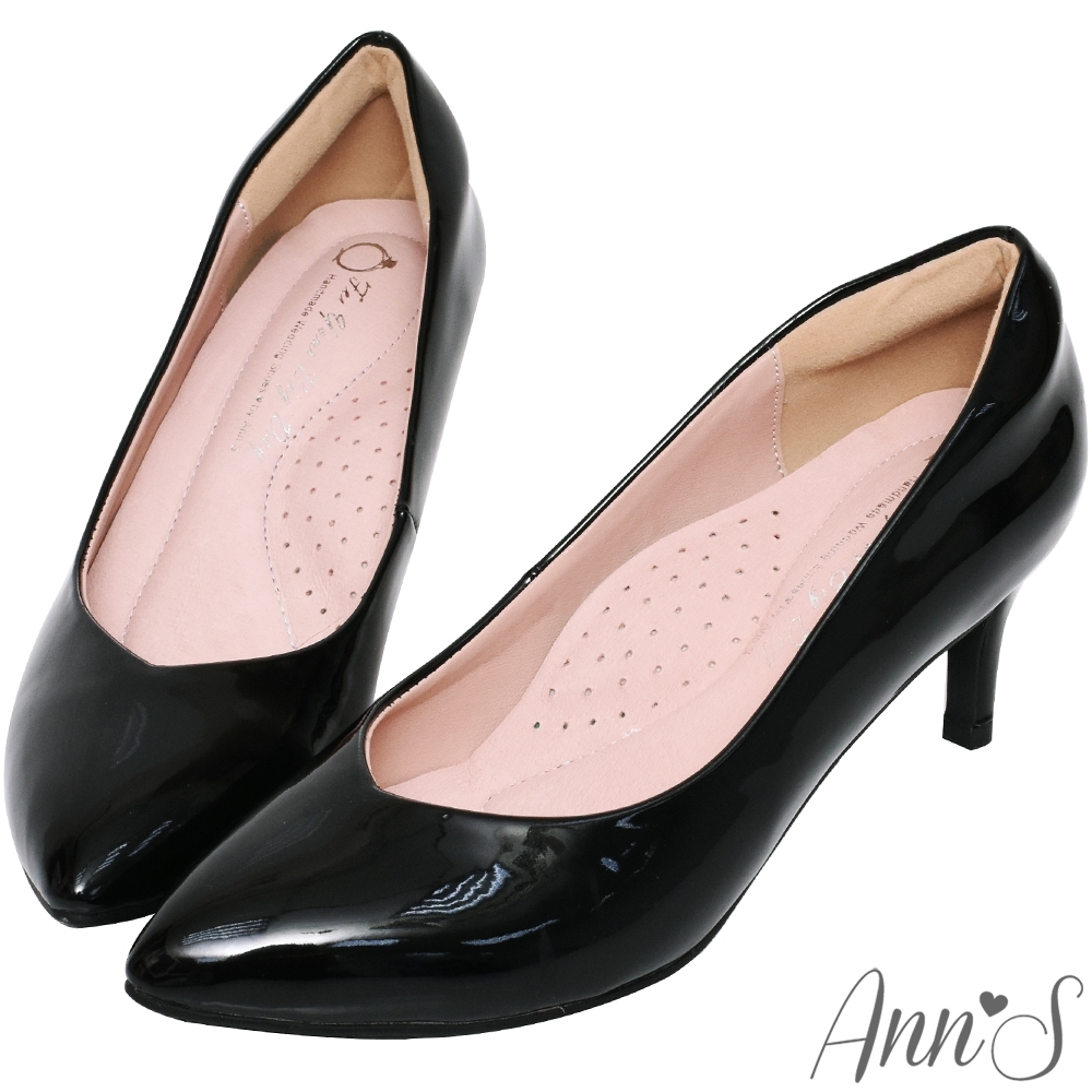 Ann’S魔術軟漆V口顯瘦低跟尖頭包鞋-黑