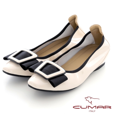 【CUMAR】軟漆皮配色飾釦內增高平底鞋-米白