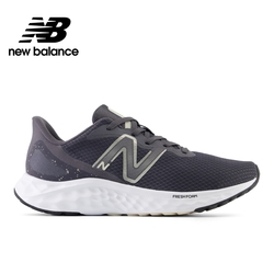 New Balance 慢跑鞋_女性_黑色