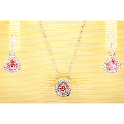 SWAROVSKI 施華洛世奇 Millenia set 三角粉鑽飾環狀穿針式耳環/項鍊套組(銀色)