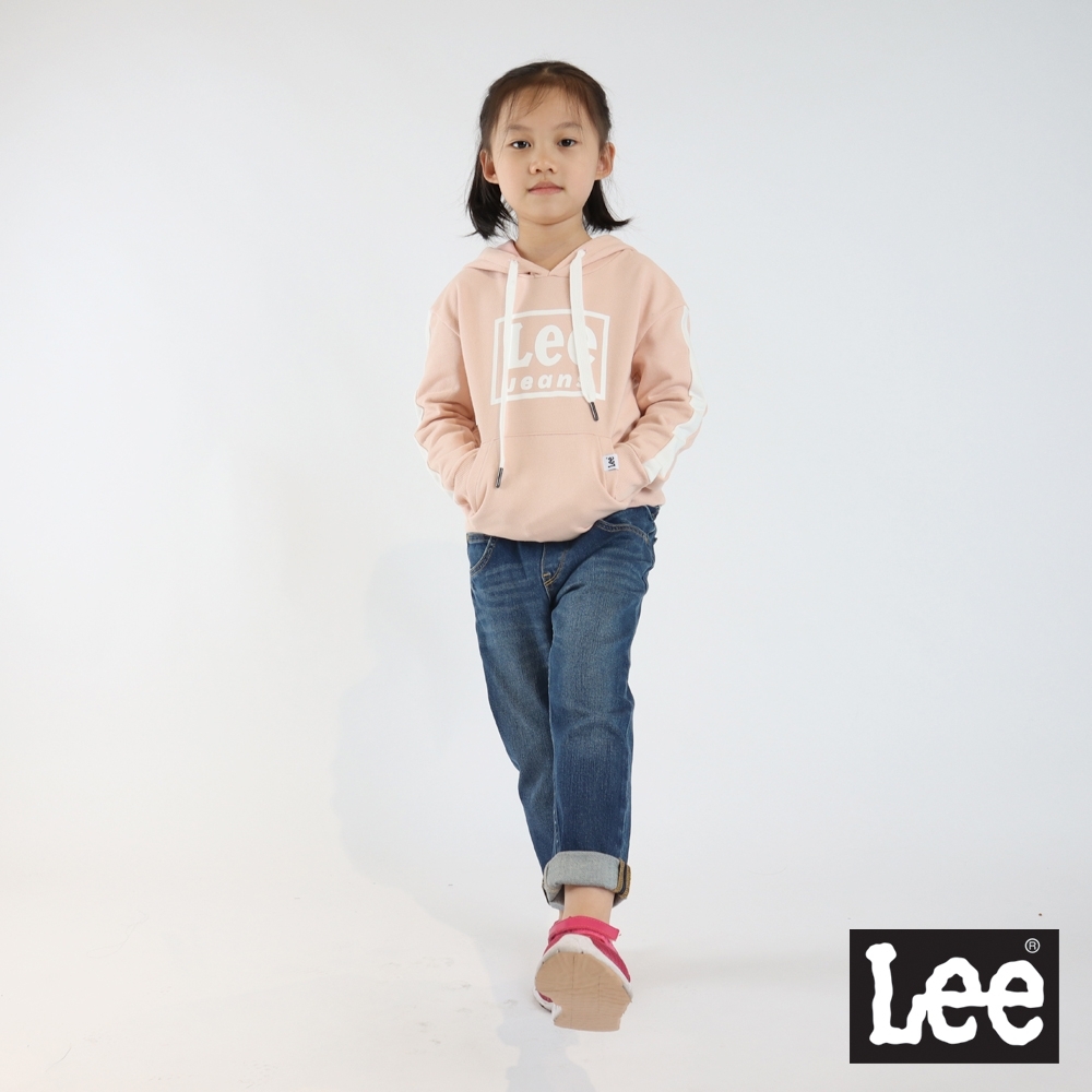 Lee 童裝 方框Logo長袖連帽厚T 杏粉