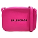 【Balenciaga 巴黎世家】552372 經典EVERYDAY系列品牌字母烙印小牛皮相機斜背包(桃色XS) product thumbnail 1