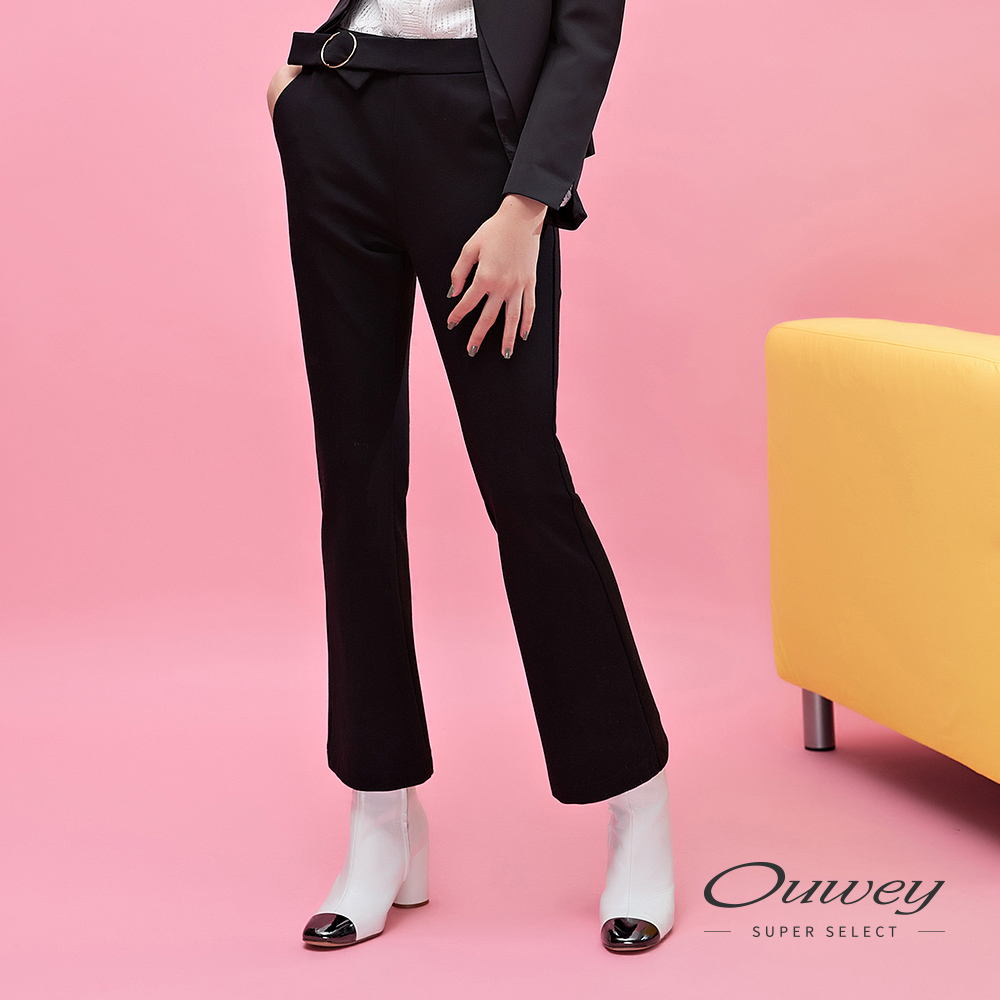 OUWEY歐薇 金屬腰帶造型修身小喇叭褲(黑)