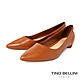 Tino Bellini 巴西進口素面尖頭增高平底鞋FSBV008B(焦糖) product thumbnail 1