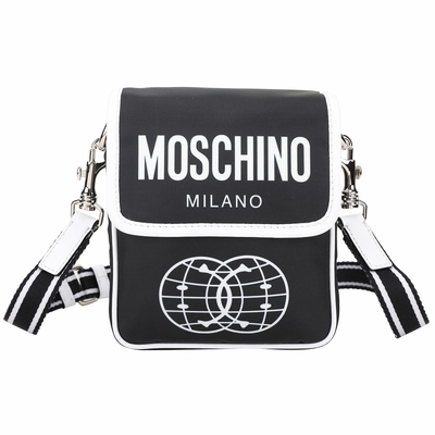 MOSCHINO Smiley 笑臉聯名 字母印花翻蓋尼龍斜背包(黑色)