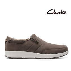 Clarks UN 側邊微充孔設計透氣綁帶懶人鞋 咖非色