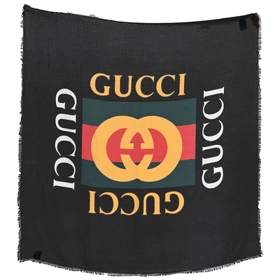 GUCCI SL TWO 品牌織帶圖騰大LOGO 義大利製莫代爾混絲質正方披肩/圍巾(黑底)