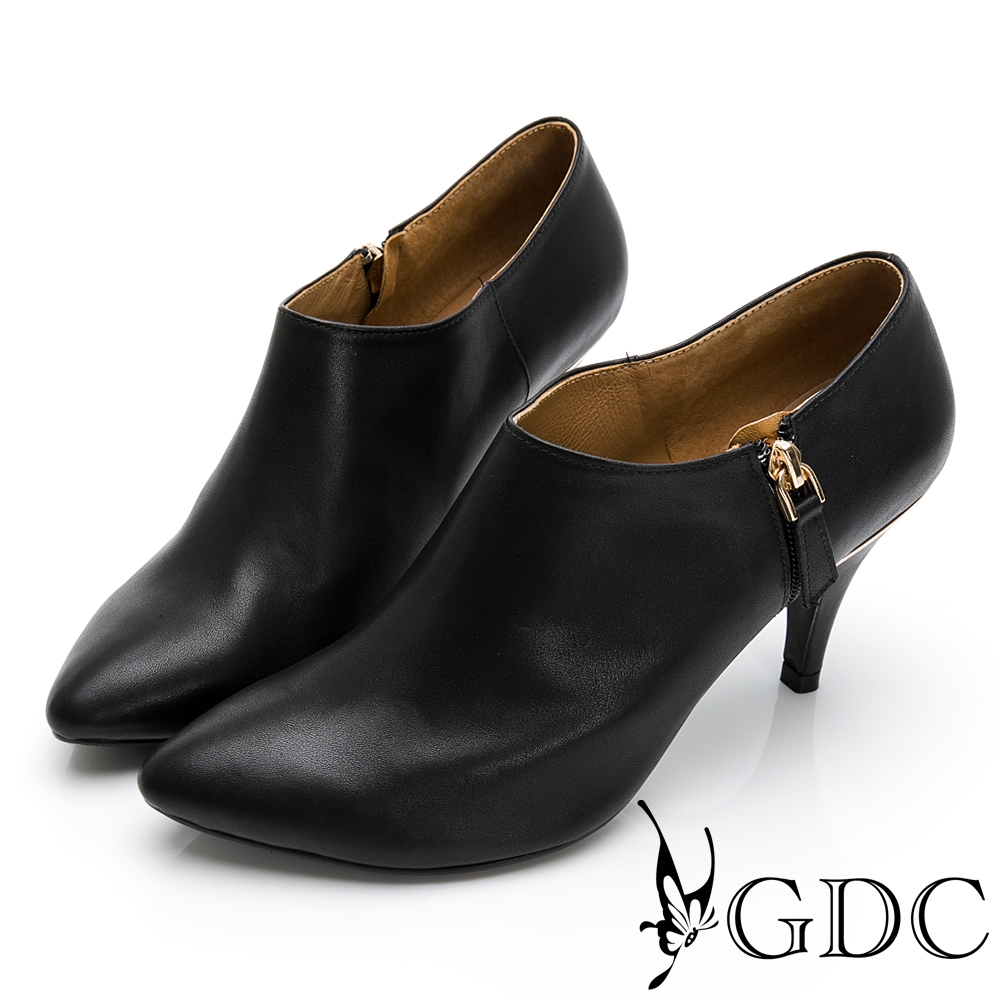 GDC-經典素色時髦名媛風真皮中跟短踝靴-黑色
