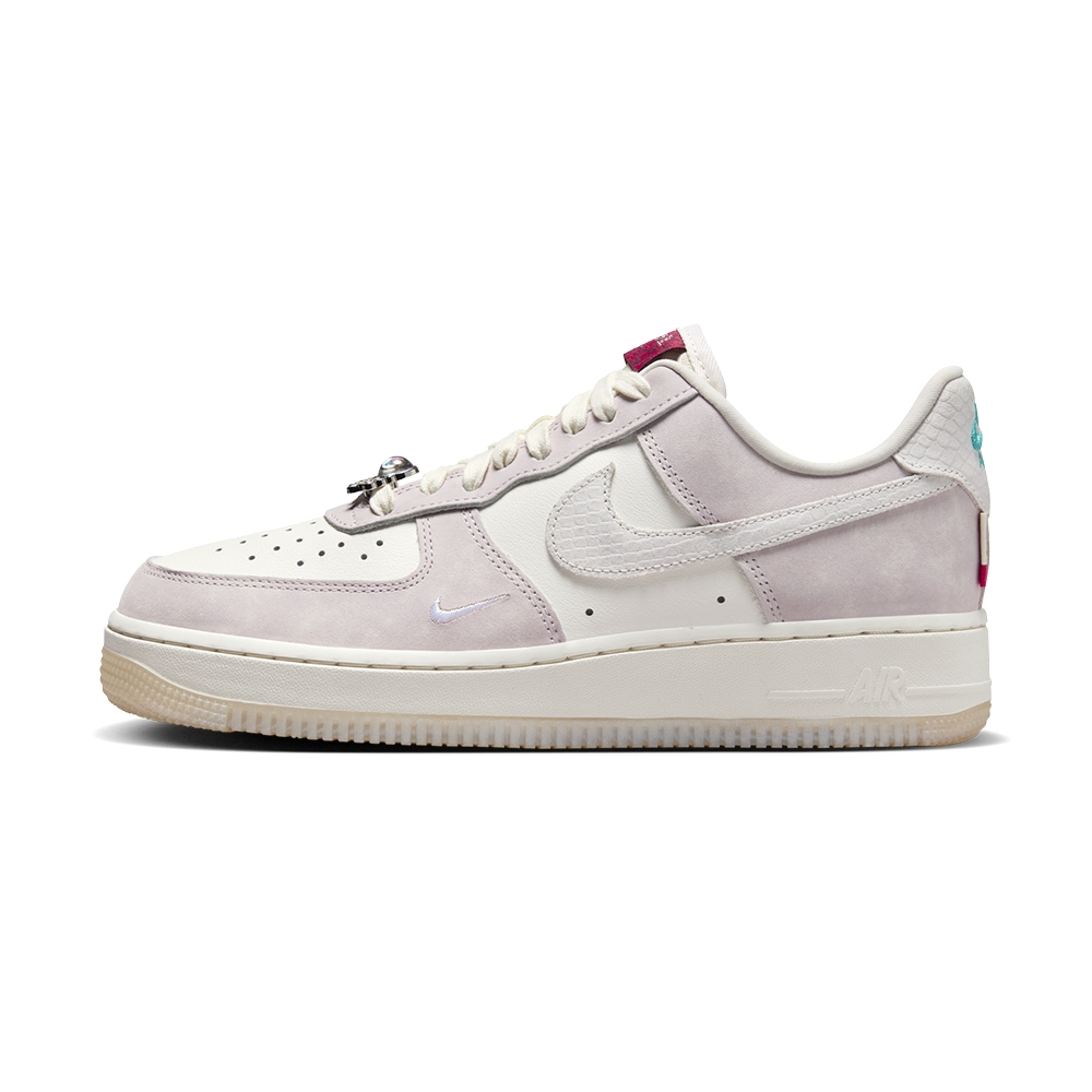 Nike Air Force 1 女鞋 藕粉色 休閒 多勾 珍珠扣 龍年限定 AF1 休閒鞋 FZ5066-111